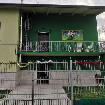 Villa Pertini Appartamento Primo Piano Nel Parco Oglio Sud Canneto sull'Oglio 外观 照片